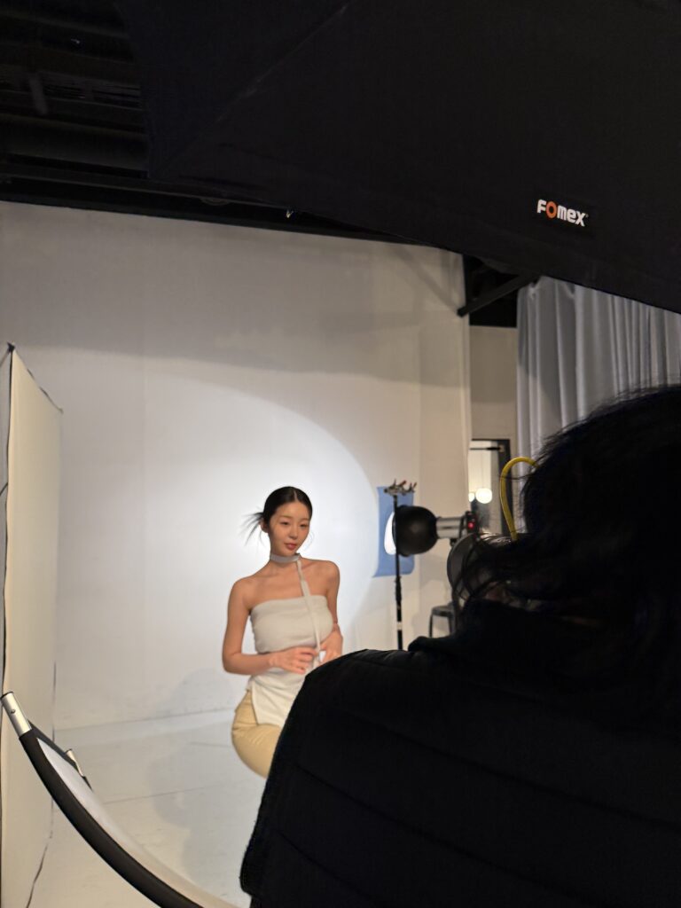 강남역 5번 출구 인근에 위치한 프로필사진 스튜디오 내부 모습2