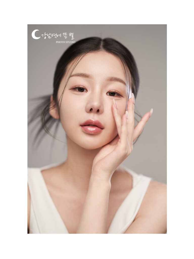 강남역에서 촬영한 자연스러운 프로필사진 예시2