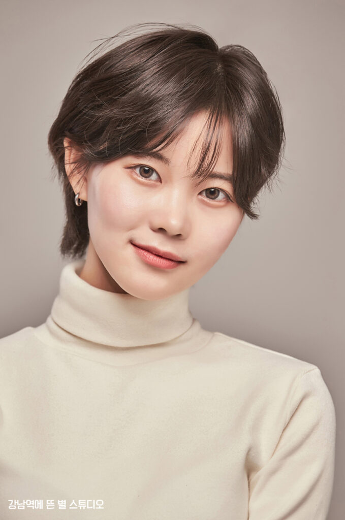 강남역에서 촬영한 자연스러운 프로필사진 촬영 예시3