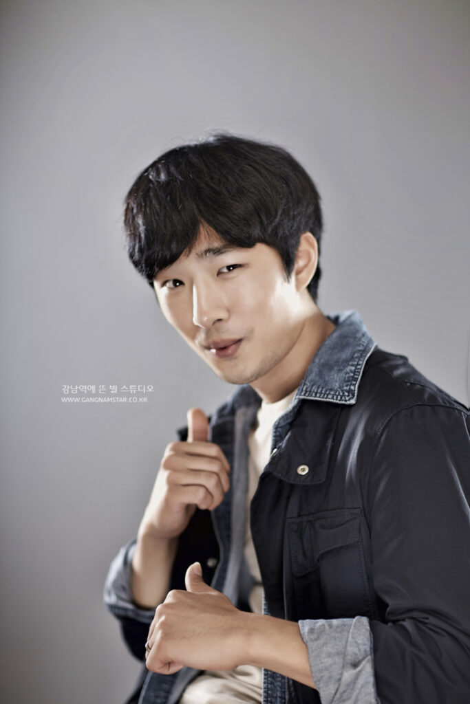 강남역에서 촬영한 자연스러운 프로필사진 촬영 예시8