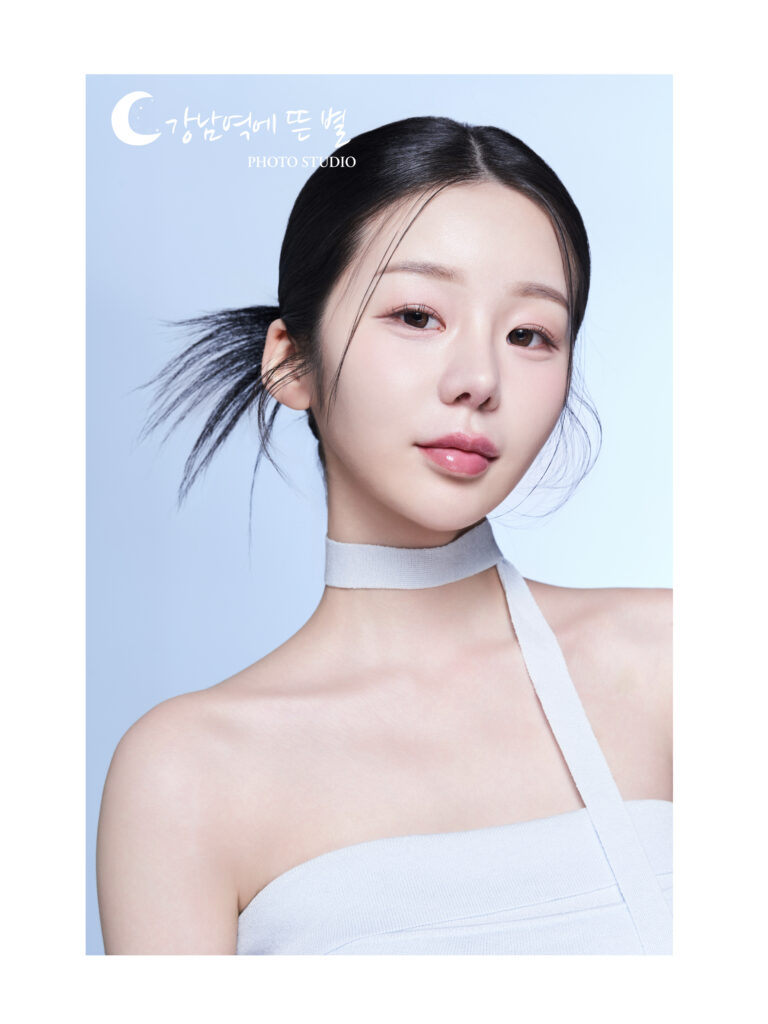 강남역에서 촬영한 자연스러운 프로필사진 예시