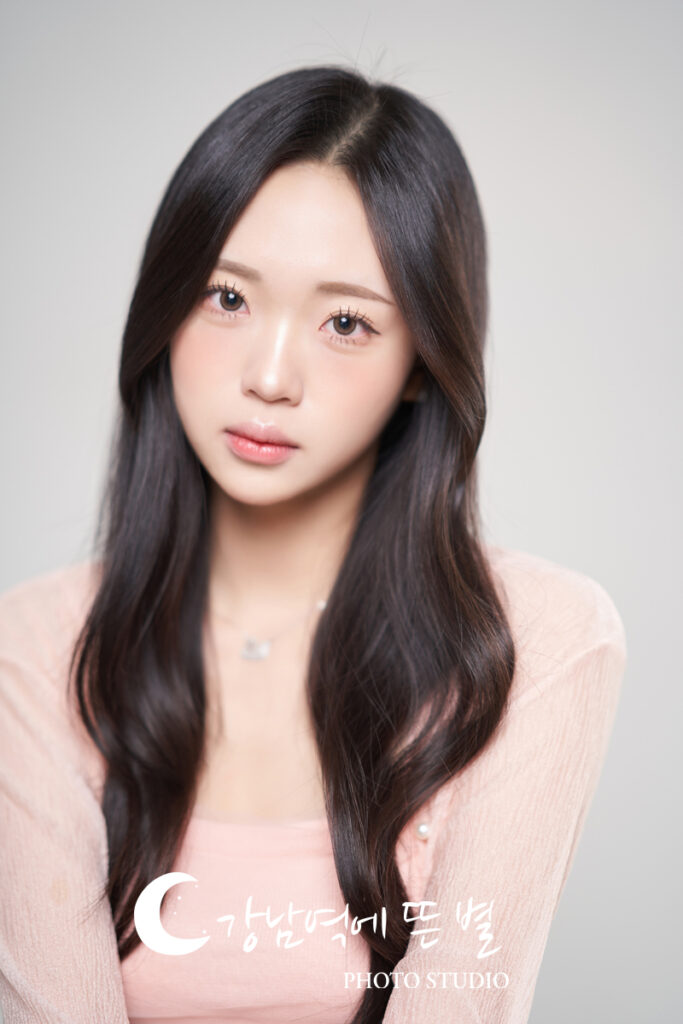 강남역에서 촬영한 자연스러운 프로필사진 예시12