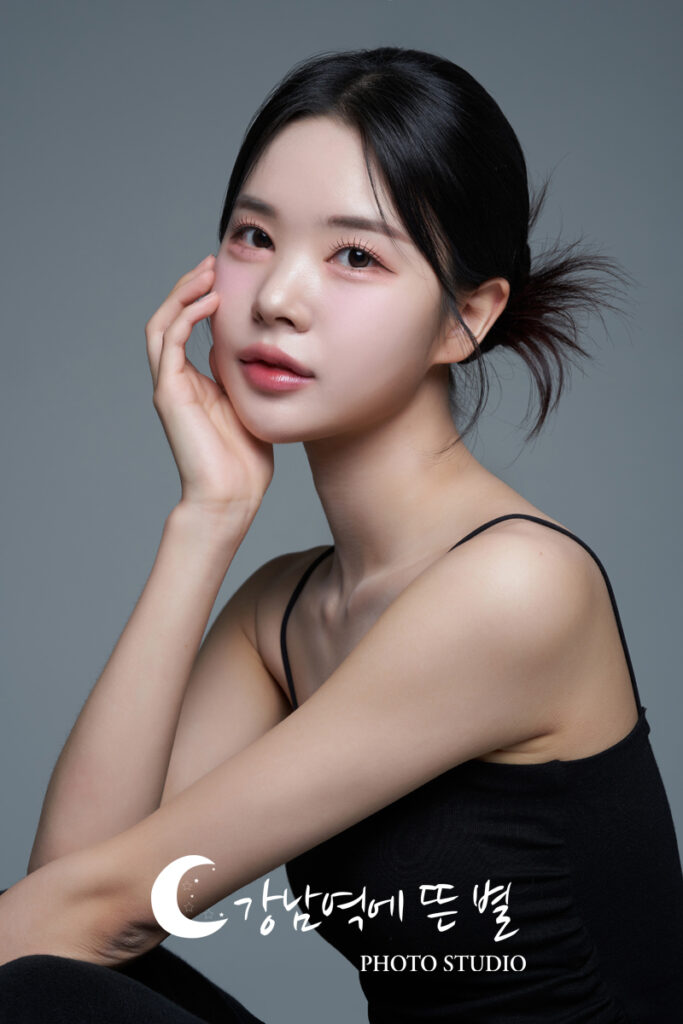 강남역에서 촬영한 자연스러운 프로필사진 촬영 예시17